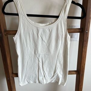 Woman’s Soma Seam Free Cami White Sleeveless Under Top Layering Tank Top Size M